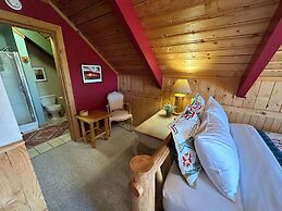 Mount Peale Country Inn and Cabins