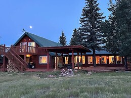 Mount Peale Country Inn and Cabins