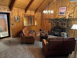 Mount Peale Country Inn and Cabins