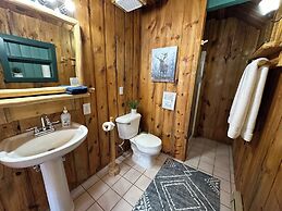 Mount Peale Country Inn and Cabins