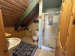 Mount Peale Country Inn and Cabins