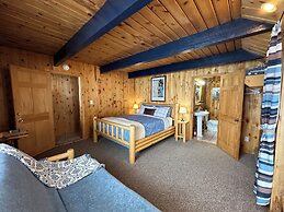 Mount Peale Country Inn and Cabins