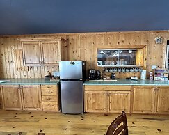 Mount Peale Country Inn and Cabins