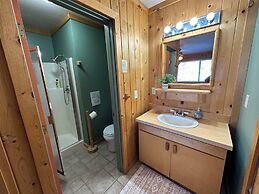 Mount Peale Country Inn and Cabins