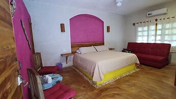 Suites  Casa de Piedra y Colores-Aak