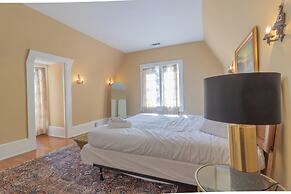 Midtown Castle - Royal in Columbus