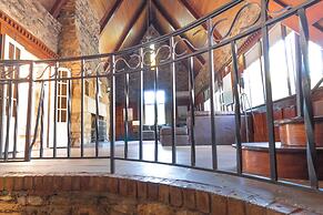 Midtown Castle - Royal in Columbus