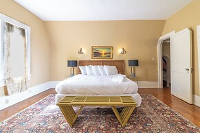 Midtown Castle - Royal in Columbus