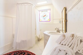 Midtown Castle - Royal in Columbus