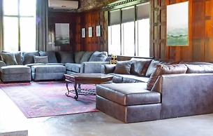 Midtown Castle - Royal in Columbus