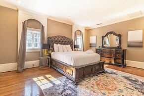 Midtown Castle - Royal in Columbus