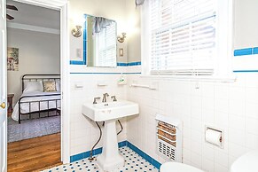 Historic Lakebottom Park Charm