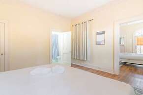 Near Museum  Midtown Main House