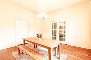 Near Museum  Midtown Main House