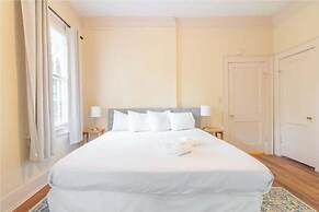 Near Museum  Midtown Main House