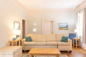 Near Museum  Midtown Main House