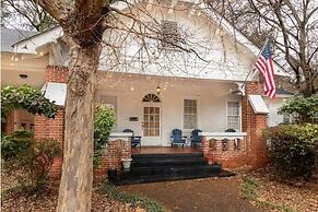 Near Museum  Midtown Main House