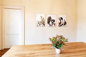 Near Museum  Midtown Main House