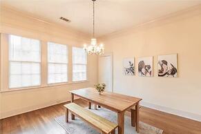 Near Museum  Midtown Main House