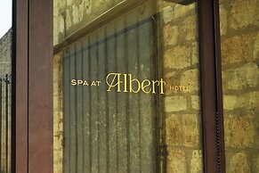 Albert Hotel