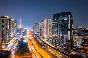 Lumiere Riverside by Aura Luxury