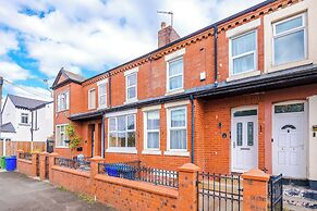 Modern 4-Bedroom in Manchester
