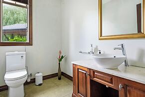 Countryside Zen Estate - Views and Pool