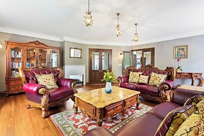 Countryside Zen Estate - Views and Pool