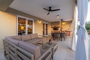 Villa Beachfront With 4 Bedrooms and 3 5 Bathrooms