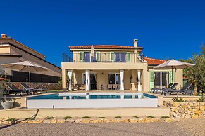 Villa Beachfront With 4 Bedrooms and 3 5 Bathrooms