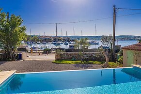 Villa Beachfront With 4 Bedrooms and 3 5 Bathrooms