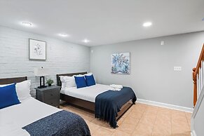 Charming Townhouse Retreat by Cozysuites