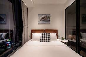 Odela The River Metropole Apt Hotel