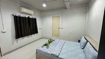 Lemon Tree Khaosan Hostel