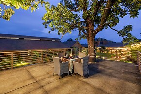 Sterling Orient Woods Pench