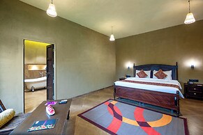 Sterling Orient Woods Pench