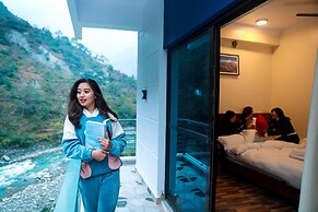 Shrestha Hotel HotSpring