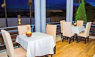 Net Luna Villa Hotel and Tours