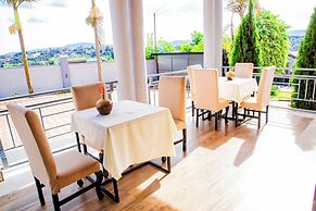 Net Luna Villa Hotel and Tours