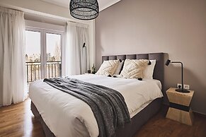 Kova Residence, Acropolis by Aura Homes