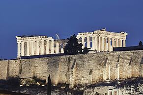 Kova Residence, Acropolis by Aura Homes