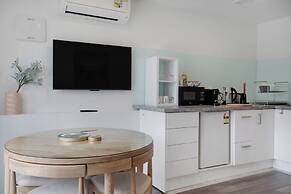Coastal Living Retreat close to Beaches