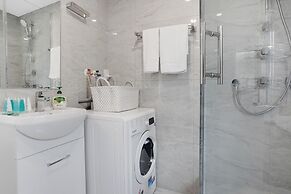 Coastal Living Retreat close to Beaches