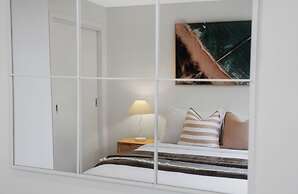 Coastal Living Retreat close to Beaches