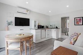 Coastal Living Retreat close to Beaches