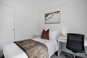 Coastal Living Retreat close to Beaches