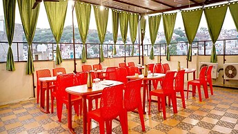 Hotel Qadri 400 Mtrs from Dargah