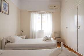 Cozy Apartment Next to Alimos Beach