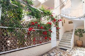 Cozy Apartment Next to Alimos Beach