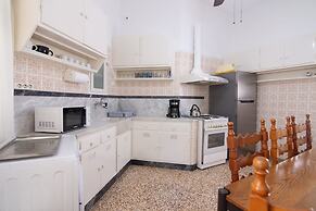 Cozy Apartment Next to Alimos Beach